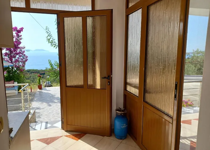 Sea View Apartment *