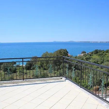 Sea View Apartment *
